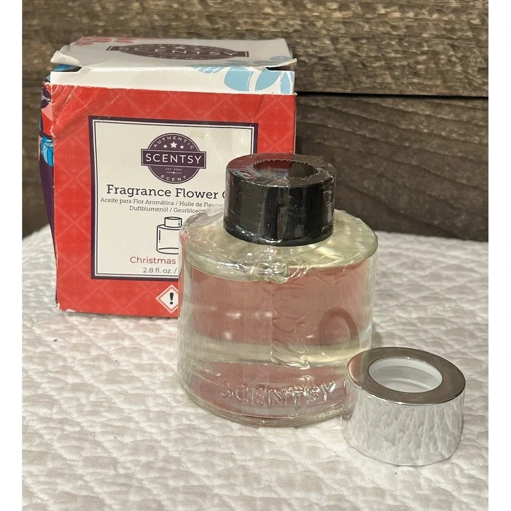 Scentsy Fragrance Christmas Cottage New In‎ Box 2.8 Fl Oz